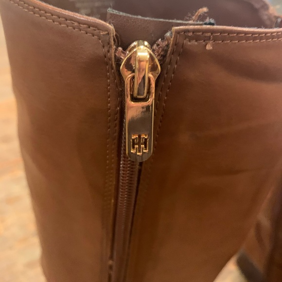 Geneo Tall Riding Boot -Has gold TH on the sides. - Picture 5 of 12